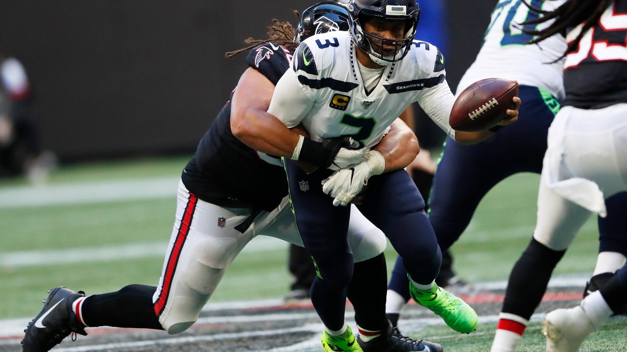 Seahawks face last "easy" challenge hosting Buccaneers
